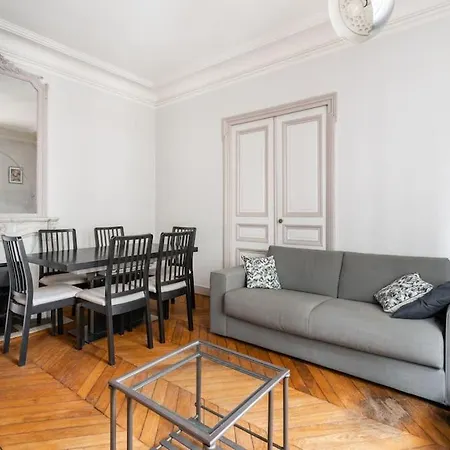 8 Couchages - Boulevard Pereire Daire Paris