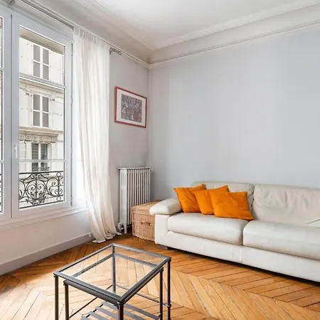 8 Couchages - Boulevard Pereire * Paris