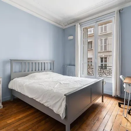 8 Couchages - Boulevard Pereire * Paris